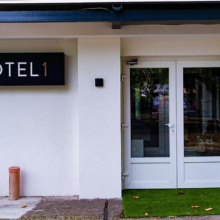 Motel1- A Megfizetheto Luxus! Дунауйварош Экстерьер фото