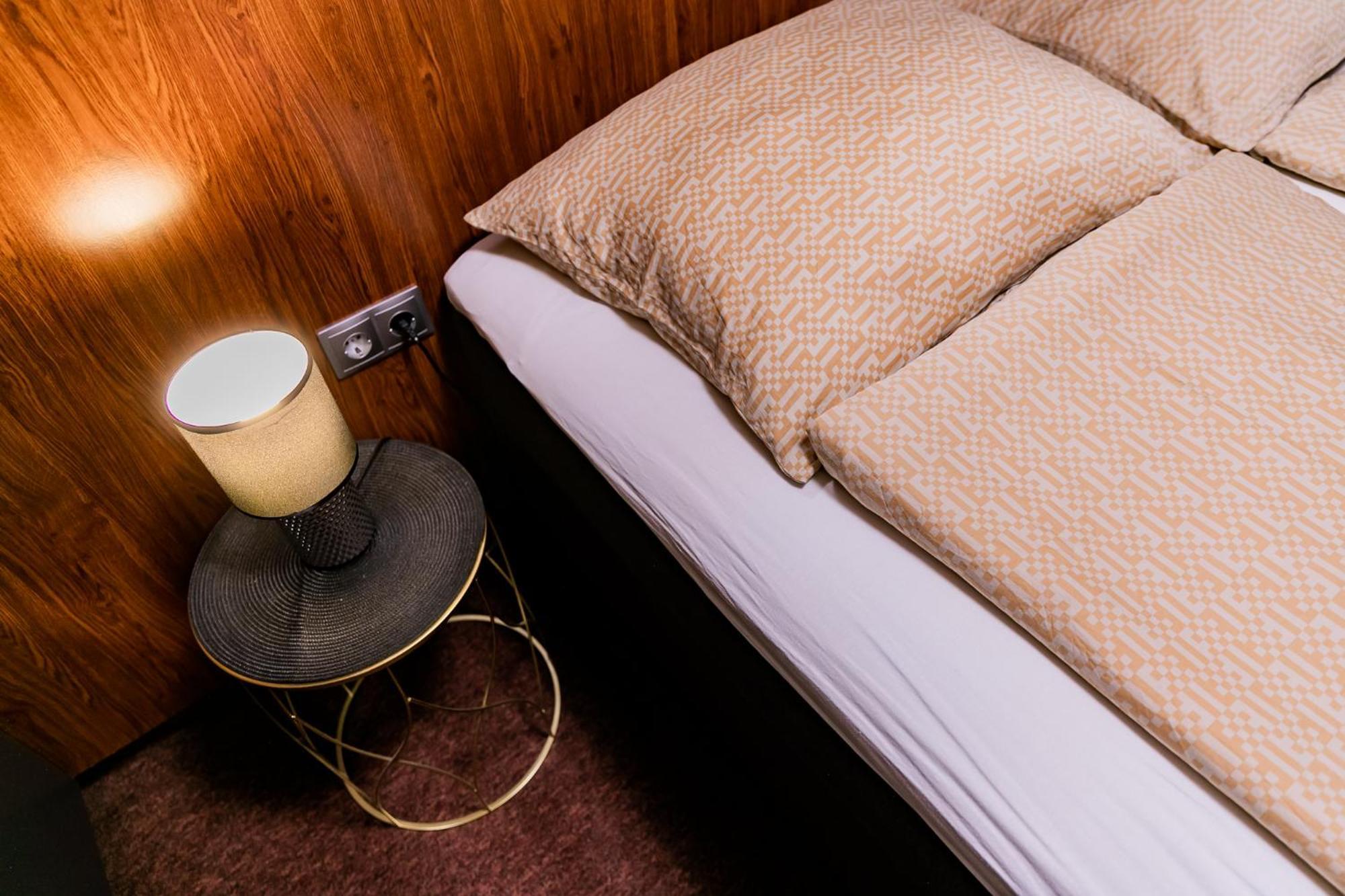 Motel1- A Megfizetheto Luxus! Дунауйварош Экстерьер фото