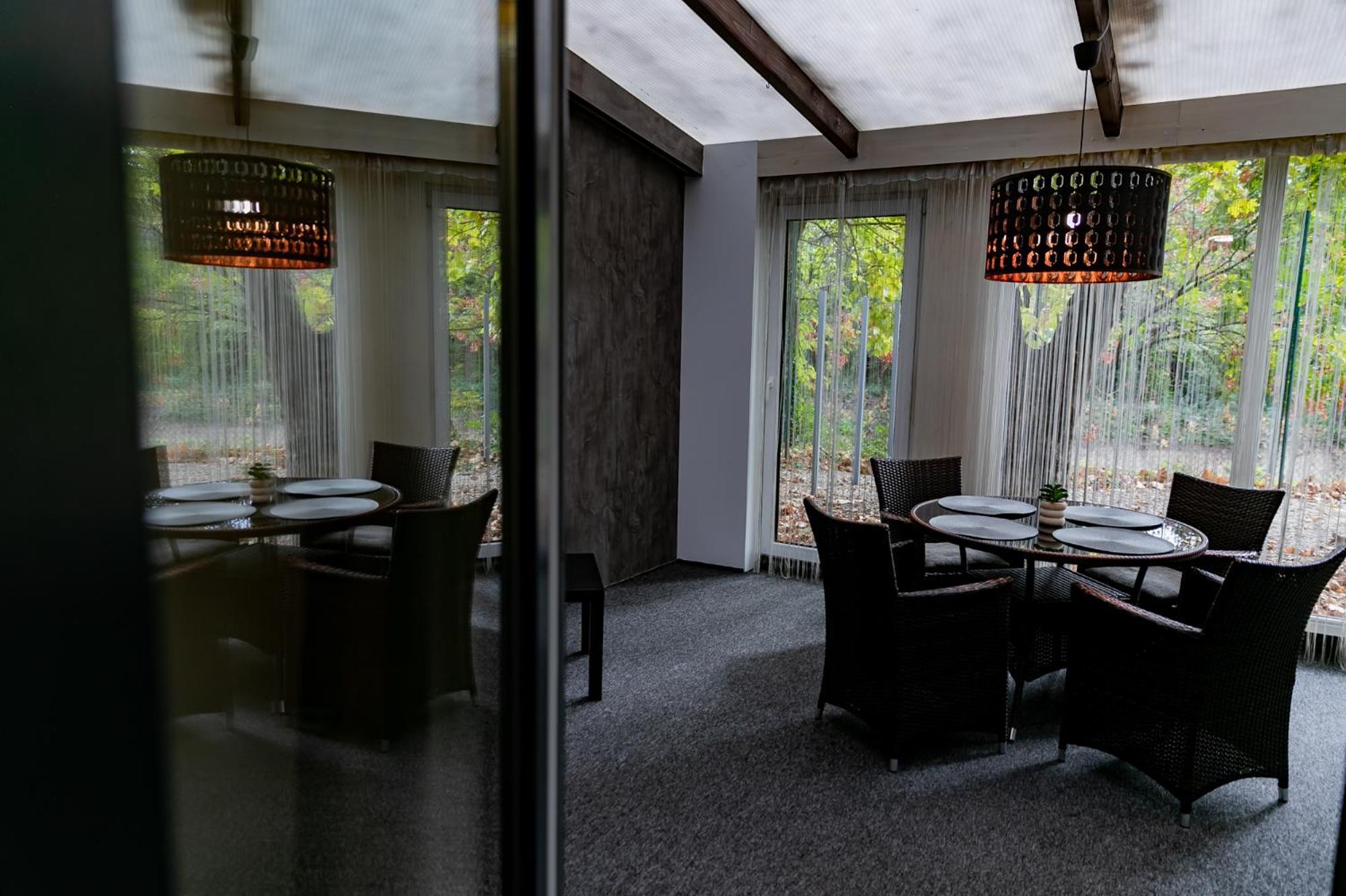 Motel1- A Megfizetheto Luxus! Дунауйварош Экстерьер фото
