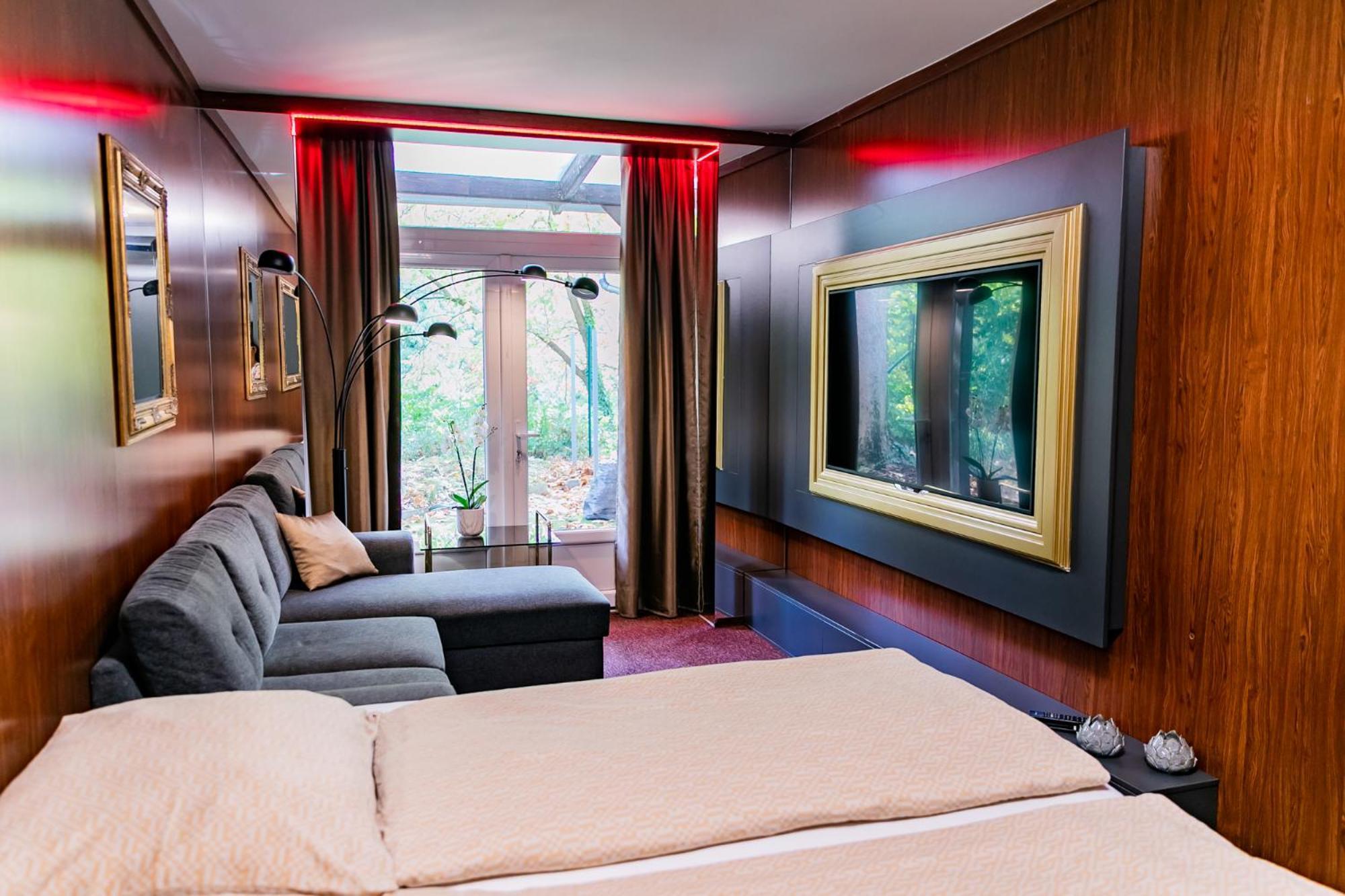 Motel1- A Megfizetheto Luxus! Дунауйварош Экстерьер фото