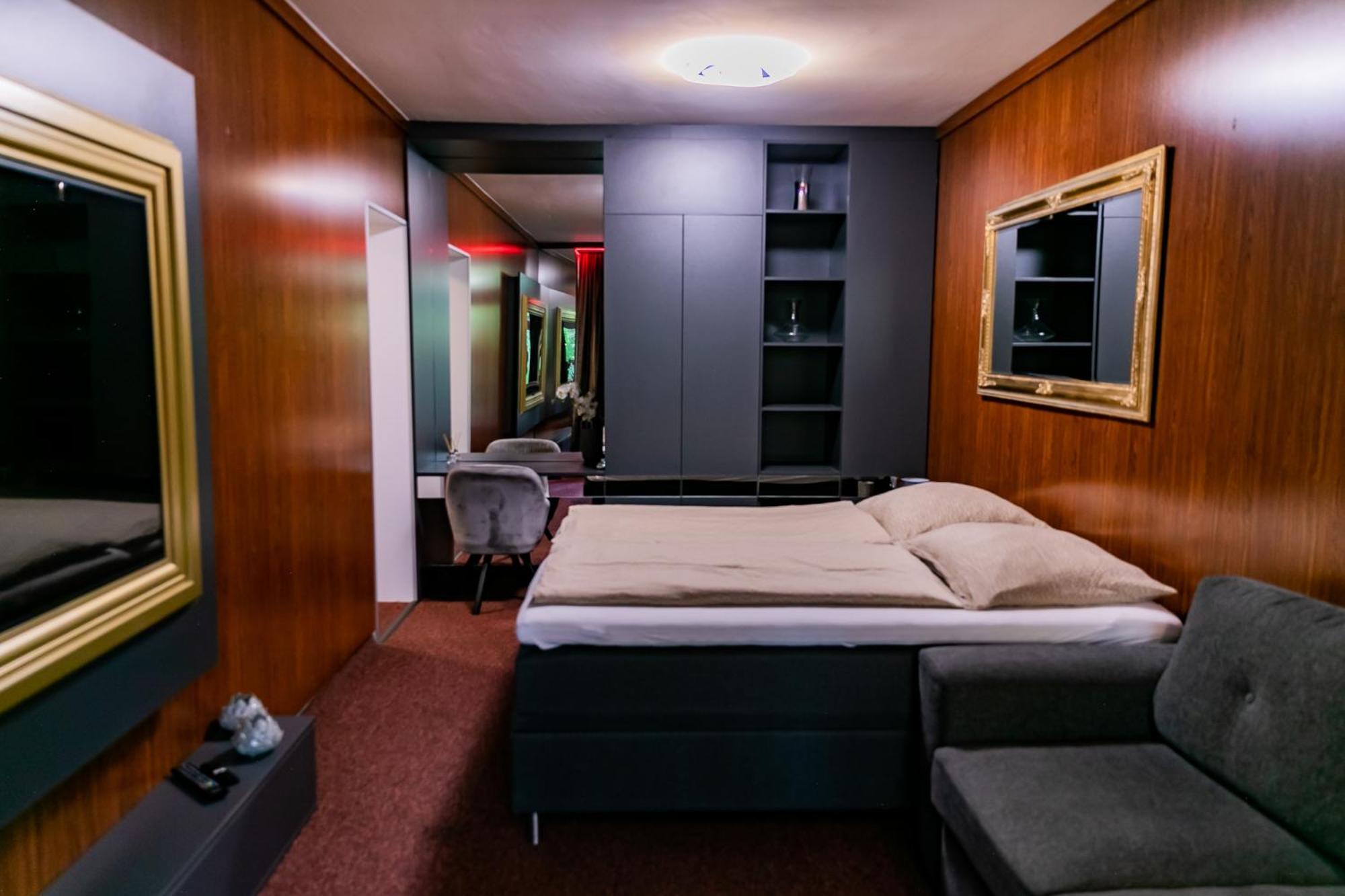 Motel1- A Megfizetheto Luxus! Дунауйварош Экстерьер фото
