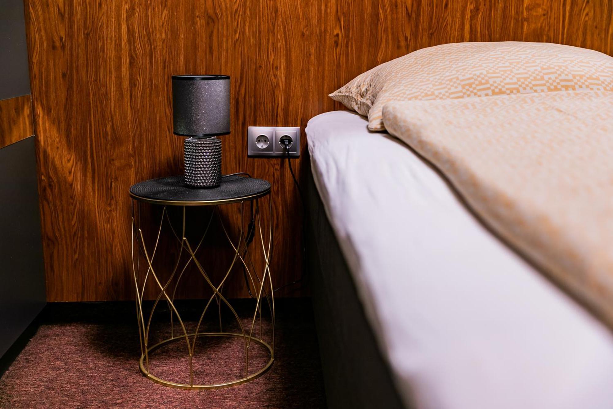 Motel1- A Megfizetheto Luxus! Дунауйварош Экстерьер фото
